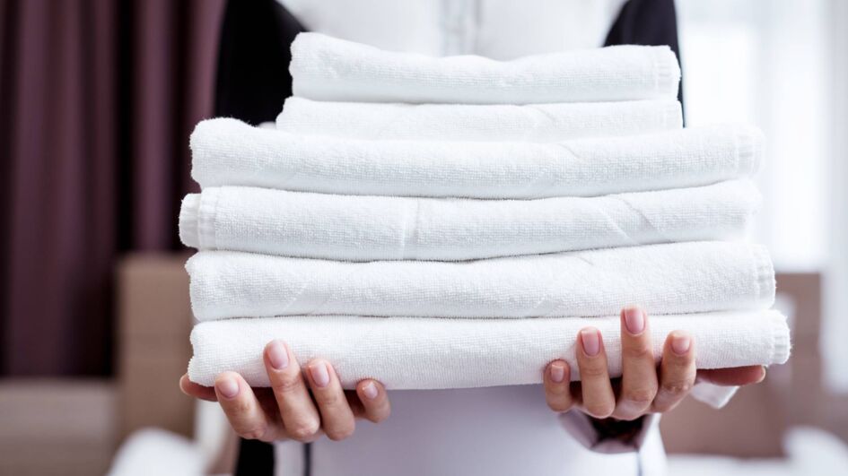 percarbonate is suitable for home cleaning, preserving the natural whiteness of the laundry