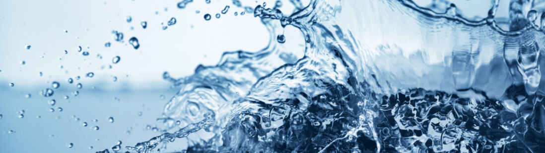 过氧化氢是水和氧的液态化合物